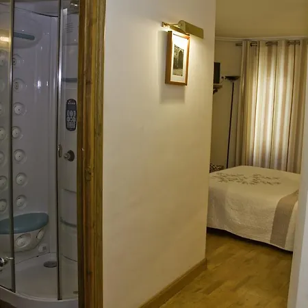 Coronas Guest house 3*