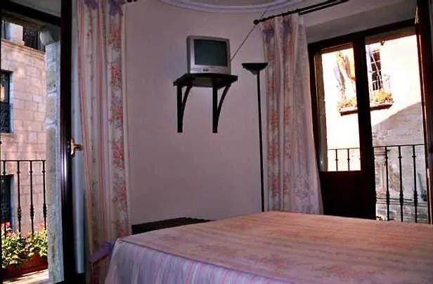 Coronas ソス・デル・レイ・カトリコ