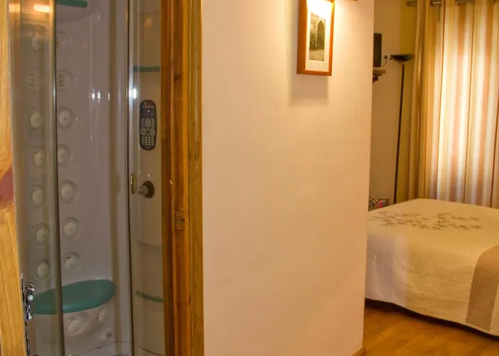 Coronas ゲストハウス ソス・デル・レイ・カトリコ